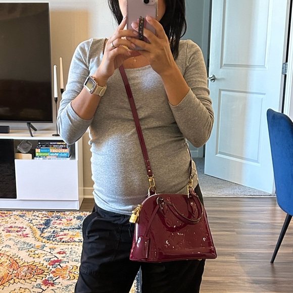 LV Monogram Vernis Alma BB w/ Strap - Picture 4 of 7